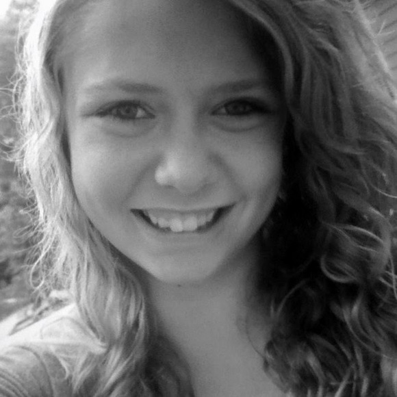 Meet your Posher, Kylee - Picture 1 of 1